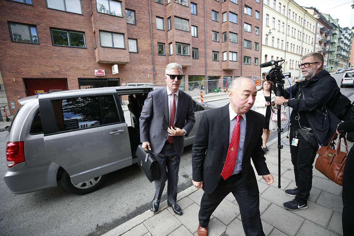 C语言中如何交换两个变量的值？