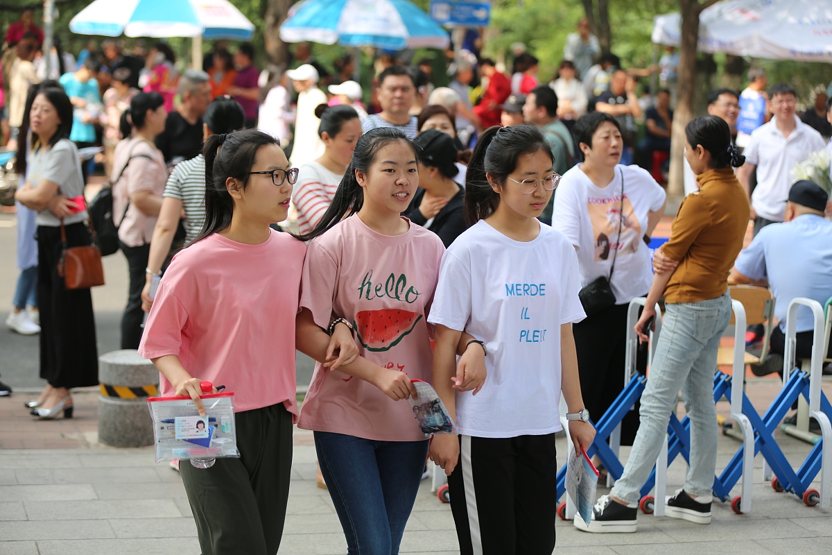 青岛第二卫生学校毕业生升学途径：研究生、医师资格考试、出国留学等