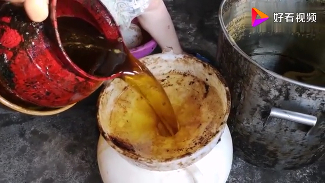 看看油菜籽是怎么榨油的?380斤油菜能榨多少油?城里人你羡慕么