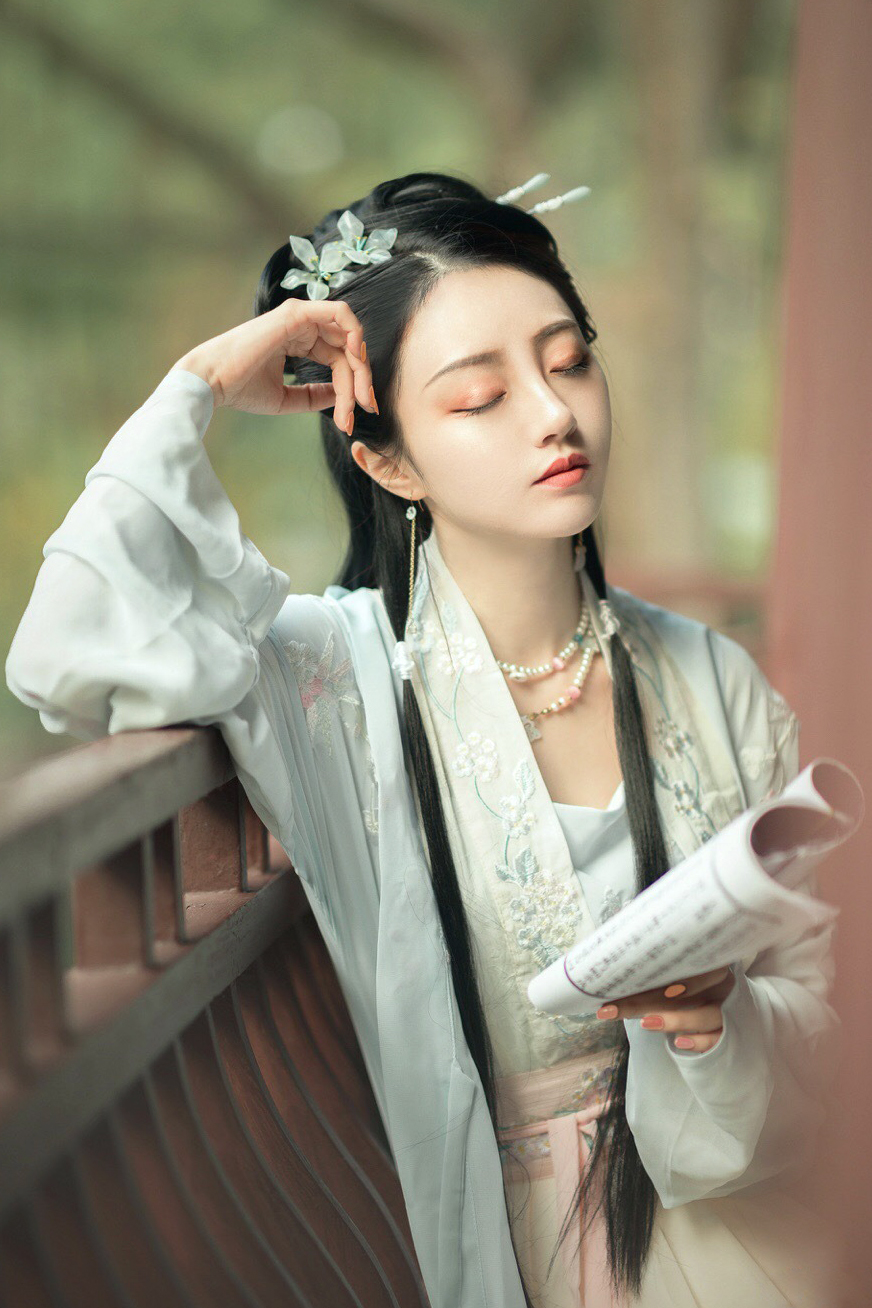 人像摄影(肤如古装的大片美女)有美国美女的凝脂图片