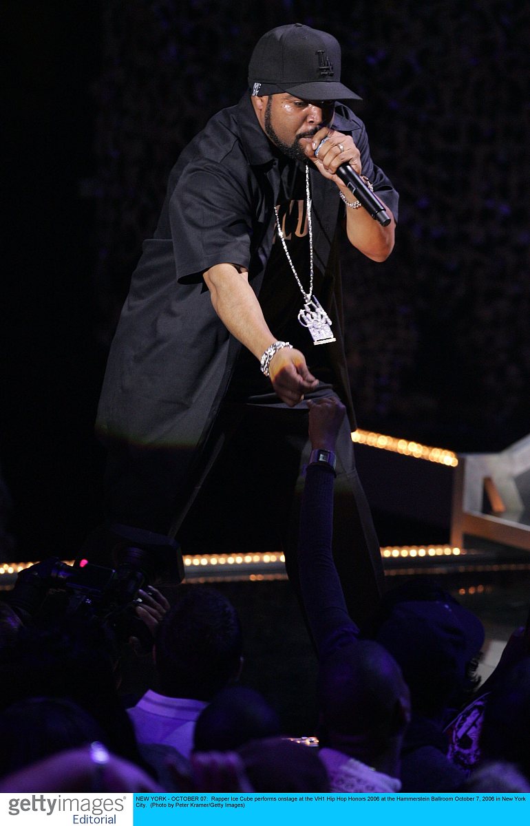 new york - october 07:  rapper ice cube performs onstage at the 