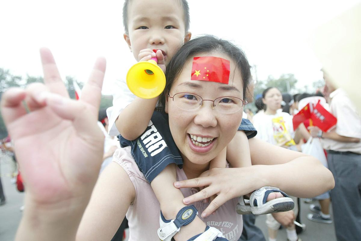 2004年7月17日,在离亚洲杯开幕还有4个小时的时候,火爆球迷抢先出击,