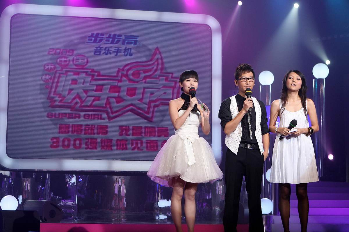 从唱歌比赛到甜蜜爱情：暗恋女孩的勇敢告白