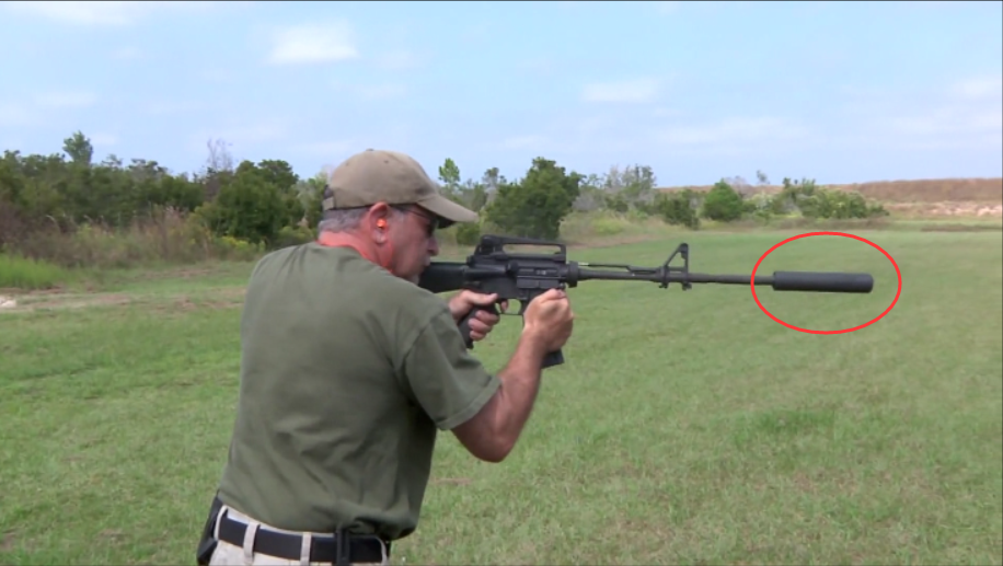 配备鱼鹰消音器的全自动步枪射击测试,效果差距有点难以置信