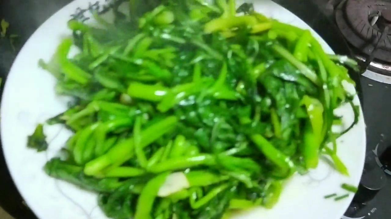 菜心最简单的做法,鲜嫩可口,不会流失营养,喜欢的朋友们试试吧