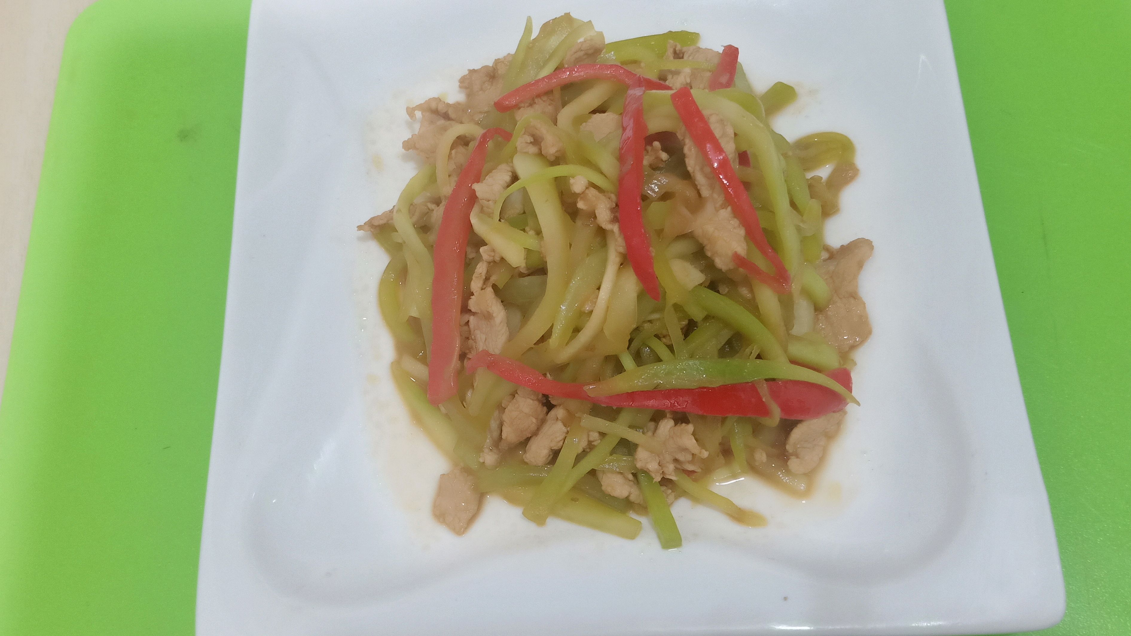 莴笋炒肉丝的家常做法好吃易做