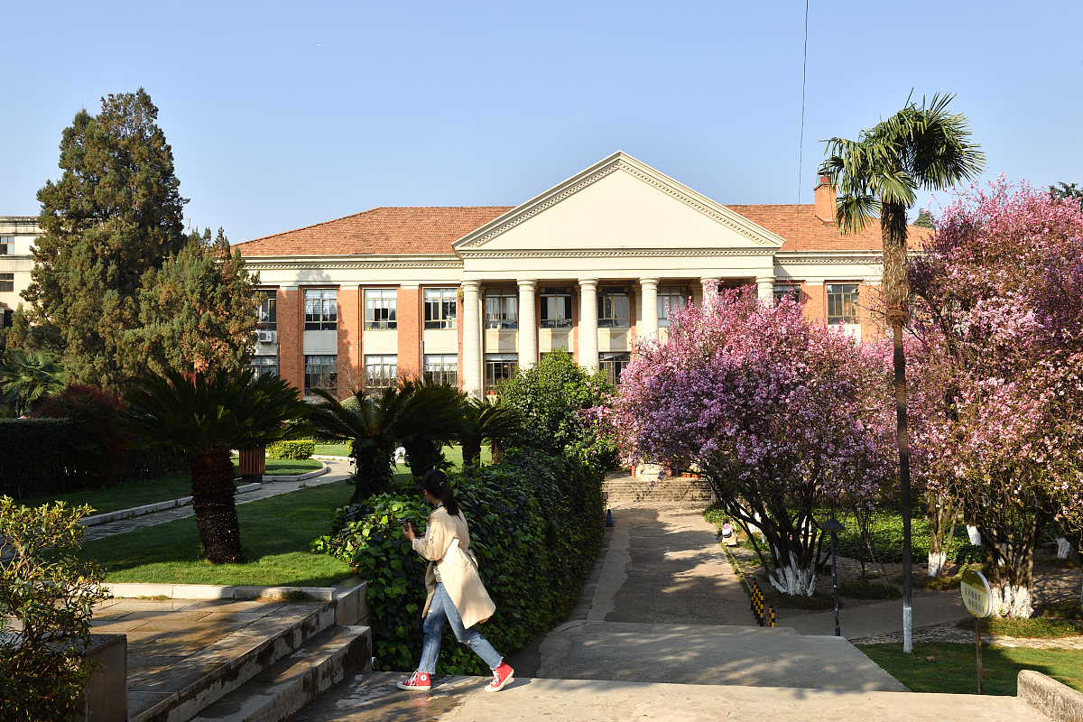 昆明医科大学医学实验技术专业招生 | 昆明医科大学有哪些专业？