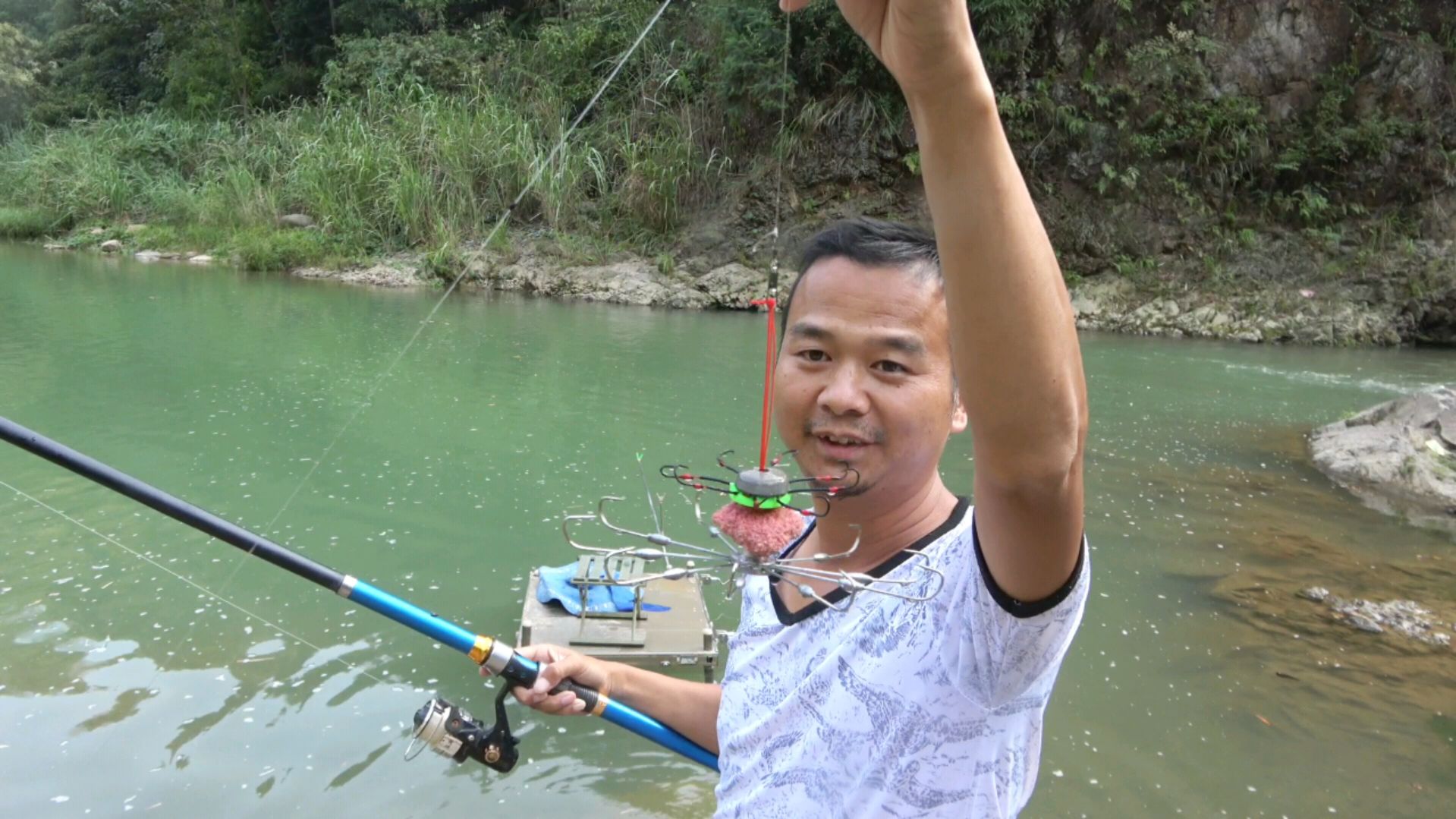 鱼这么多,第一次用这多钩锚鱼,会成功吗?水下高清呈现