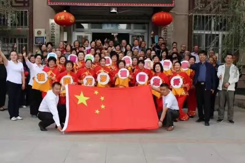 我愛你中國!新疆各族婦女姐妹向祖國母親深情告白!
