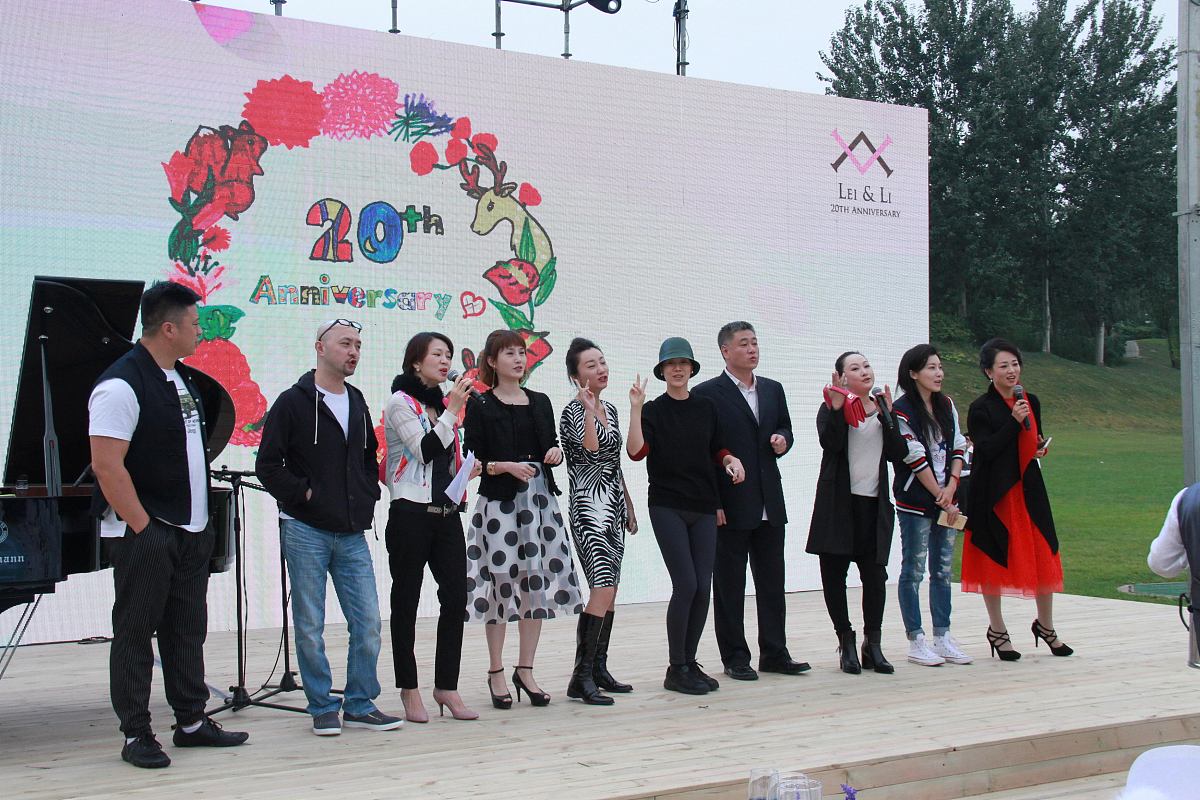 香山社区积极参与亚运工作：关怀归国华侨，提供外语服务