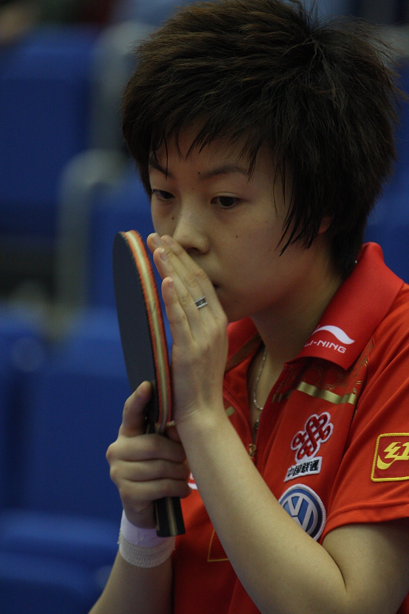 用六爻预测一下今天我和我的现任对象恋爱3年我们以后会不会结婚