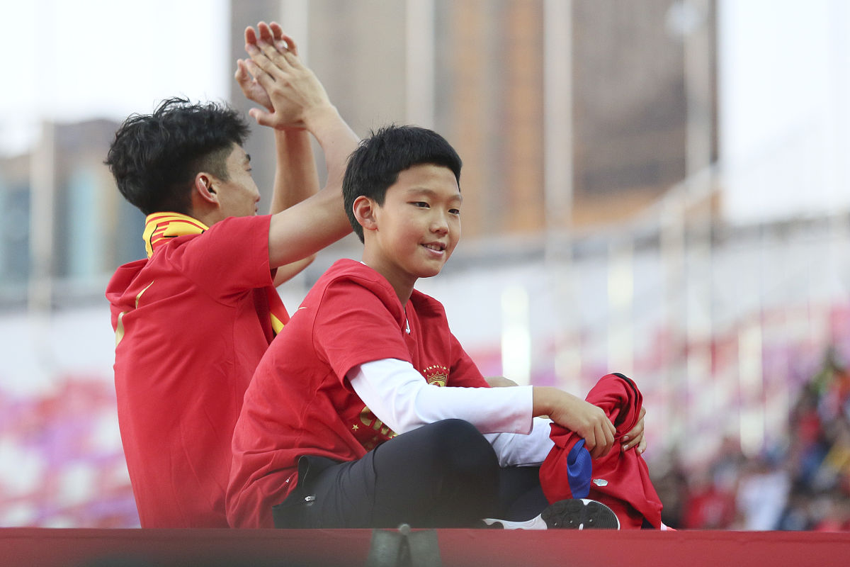 2019年12月1日,广东广州,2019中超第30轮,恒大淘宝3-0申花,赛后恒大众