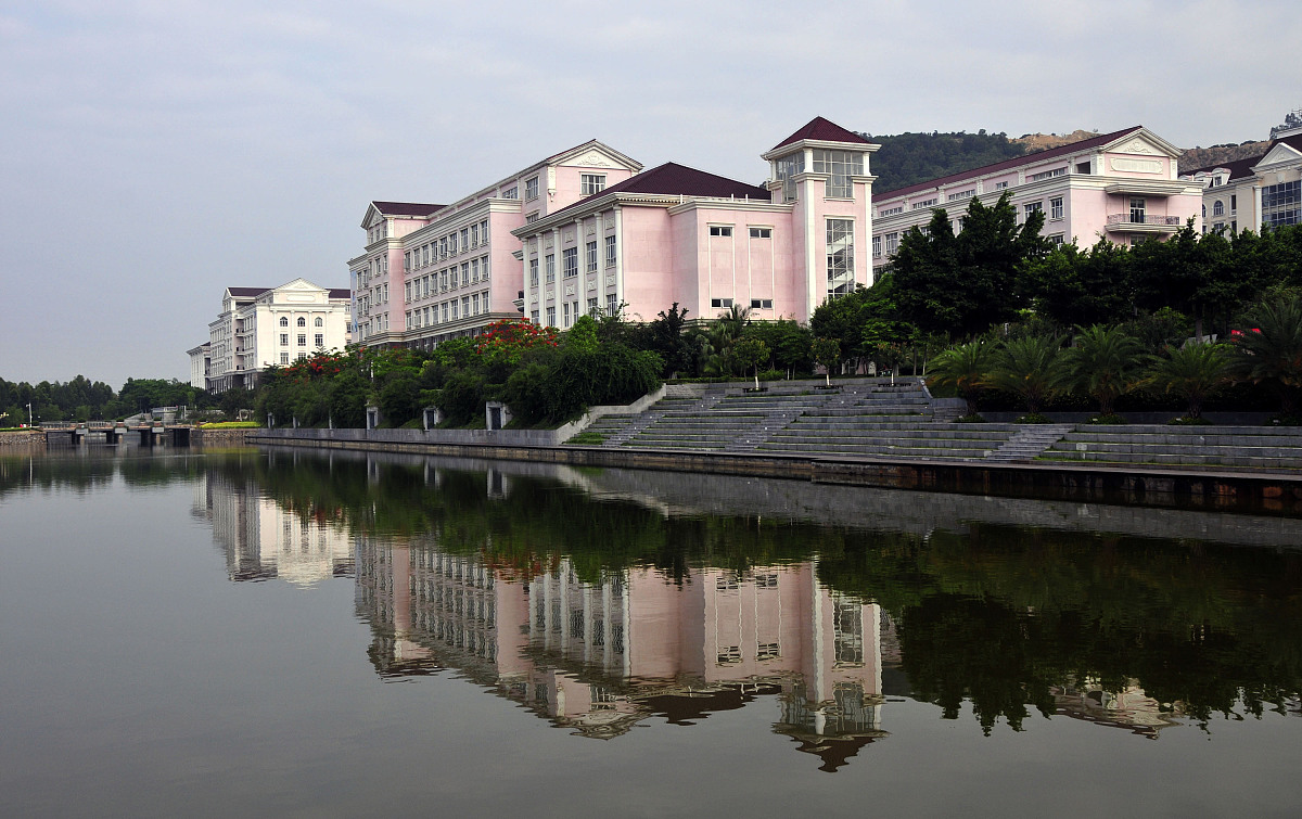 深圳职业技术学院护理专业就业前景分析 - 未来发展趋势及职业规划