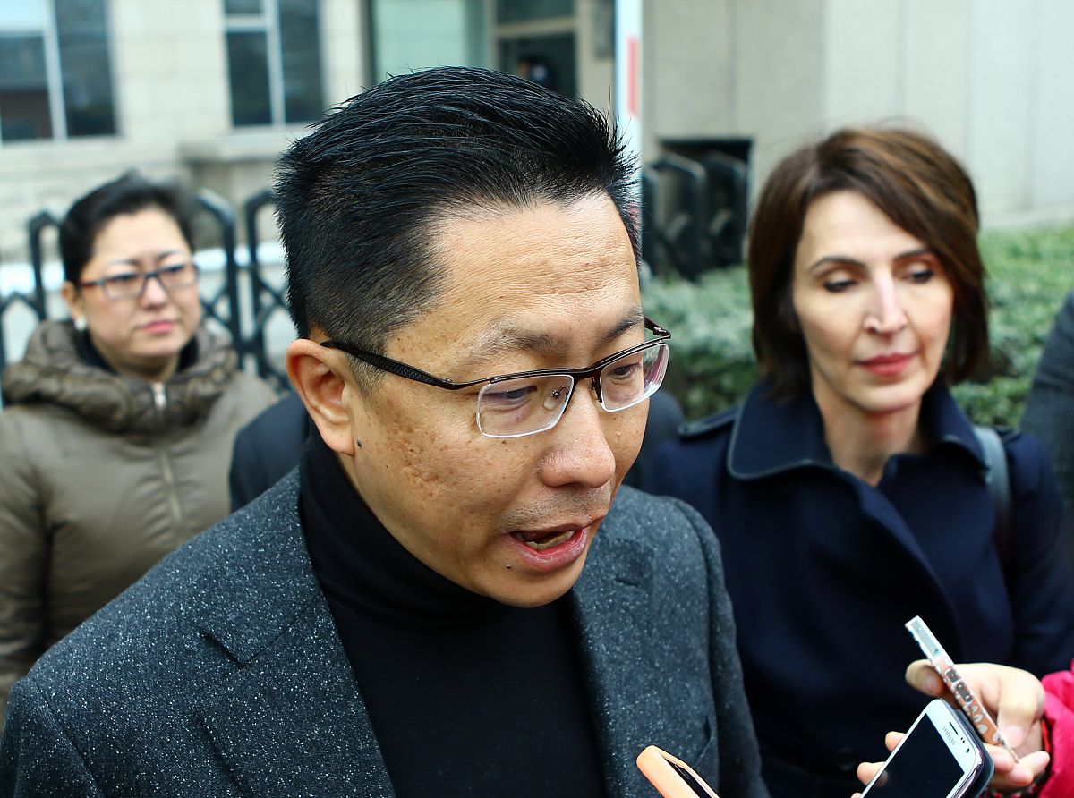 离婚财产案哪开庭离婚财产案件的开庭地点一般是在当地法院。具体的开庭时间和地点可以通过法院的官方网站或者电话查询得知。继续