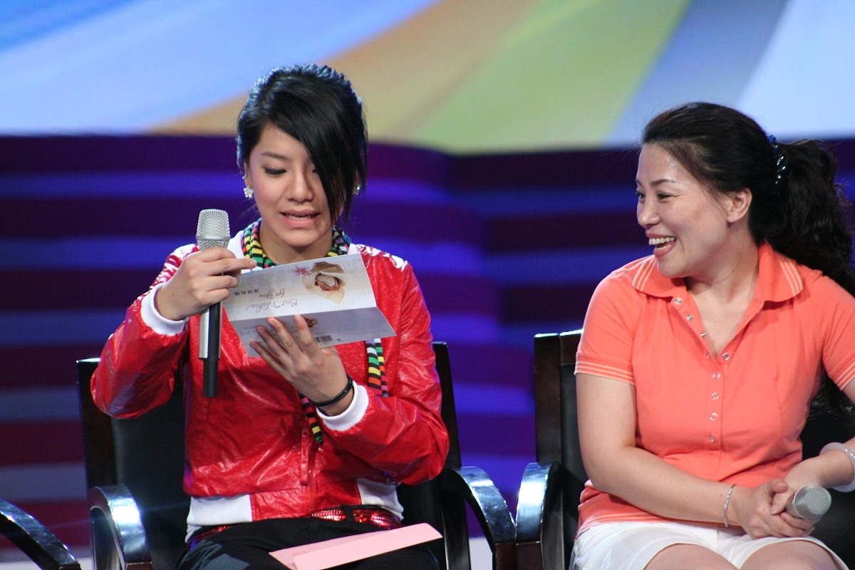 2009年9月5日,长沙,"快乐女声"十强录制《背后的故事》节目.***_***江