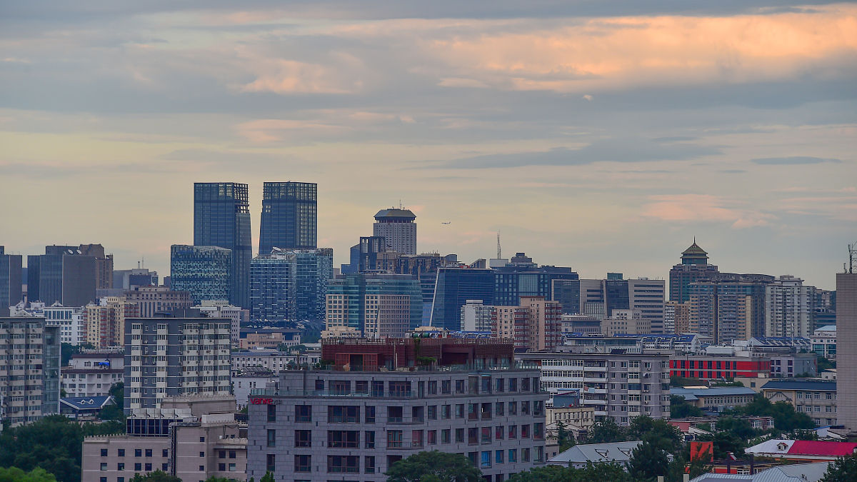 2019年8月13日,雨过天晴,景山顶上俯瞰北京美丽景观.