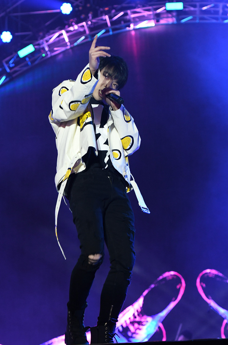 2017年4月22日,上海,b.i.g泛娱乐嘉年华.***_***华晨宇