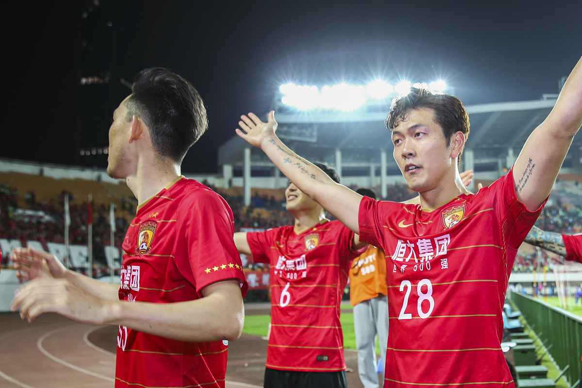 2018亚冠小组赛g组:广州恒大淘宝5-3济州联 恒大将士赛后谢场