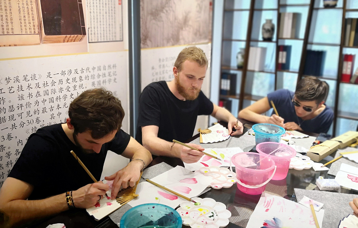 法国留学一年费用：20万-30万人民币？详细解读