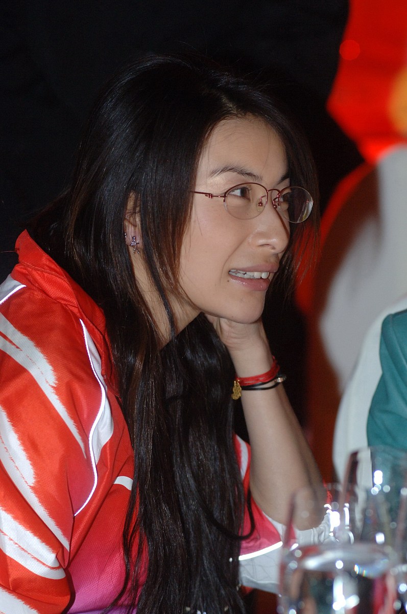 2005年11月<strong>8</strong>日,郭晶晶在北京参加搜狐奥运会官方网站开通仪式.