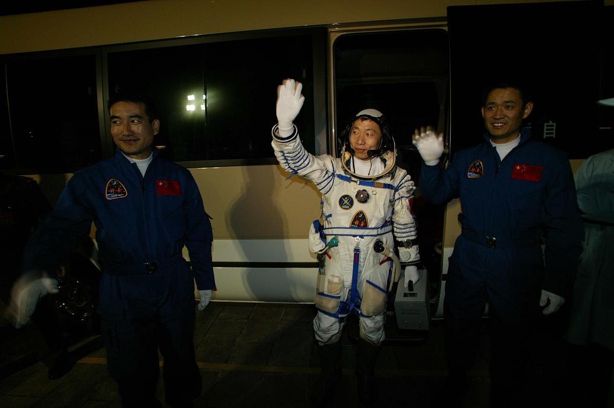 中国第一位航天员是谁？