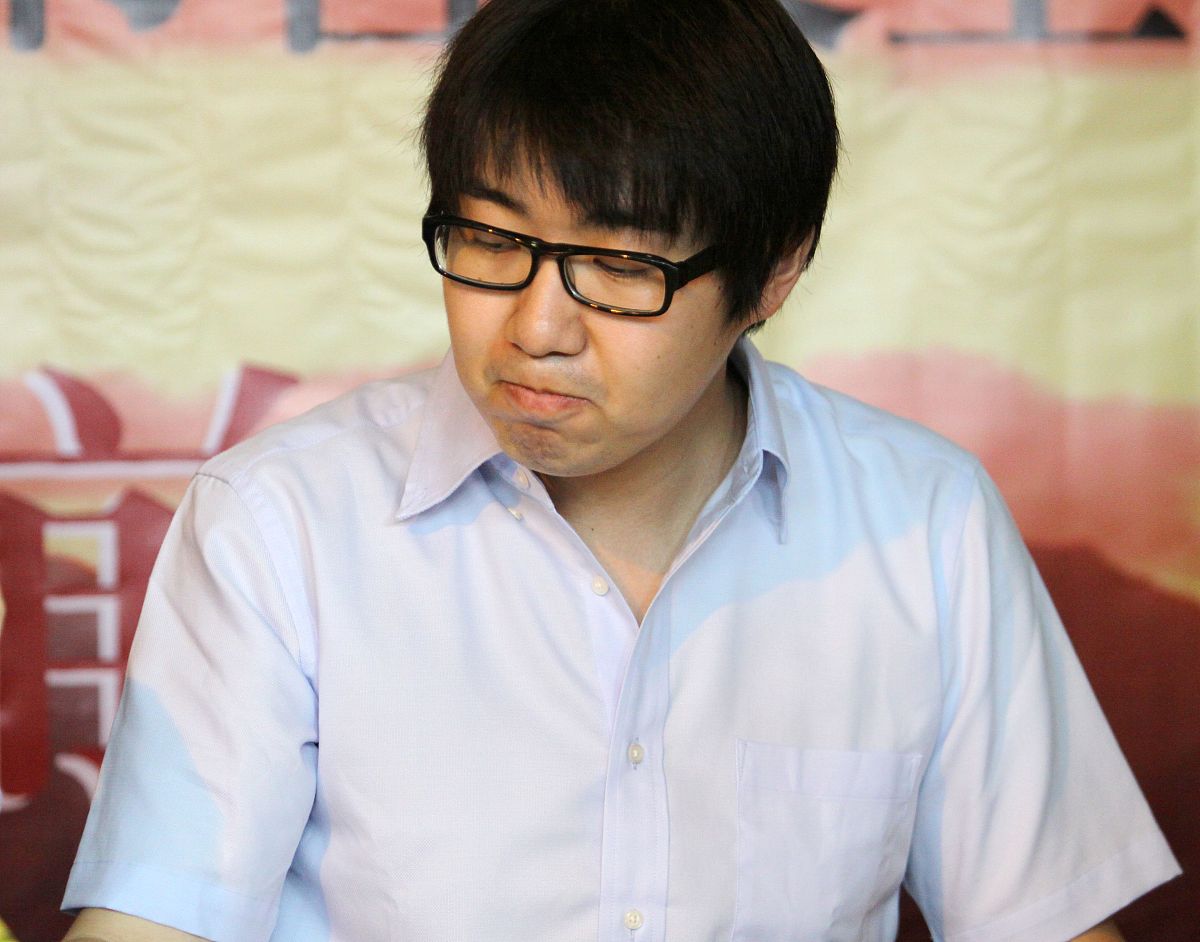 悬疑小说创作助手：构建你的惊悚故事