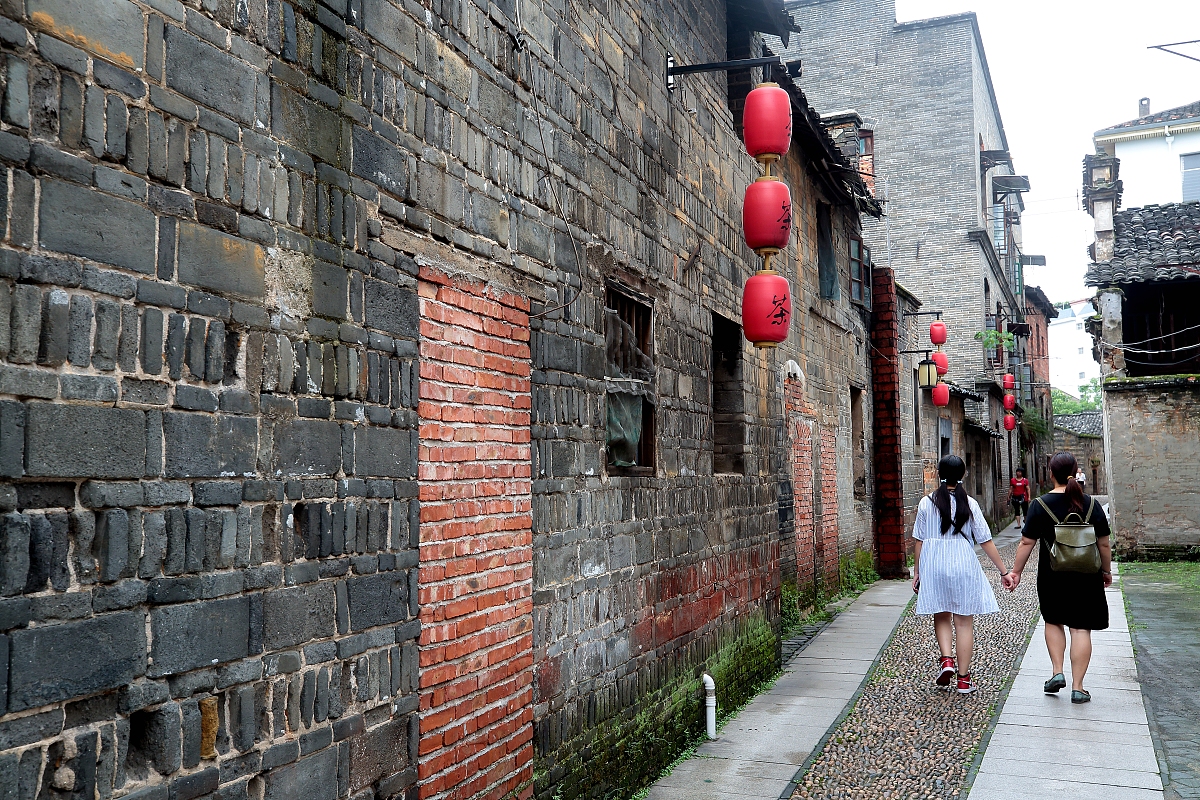 赣州旅游攻略：历史文化、自然景观、美食体验 - 探索江西省魅力城市