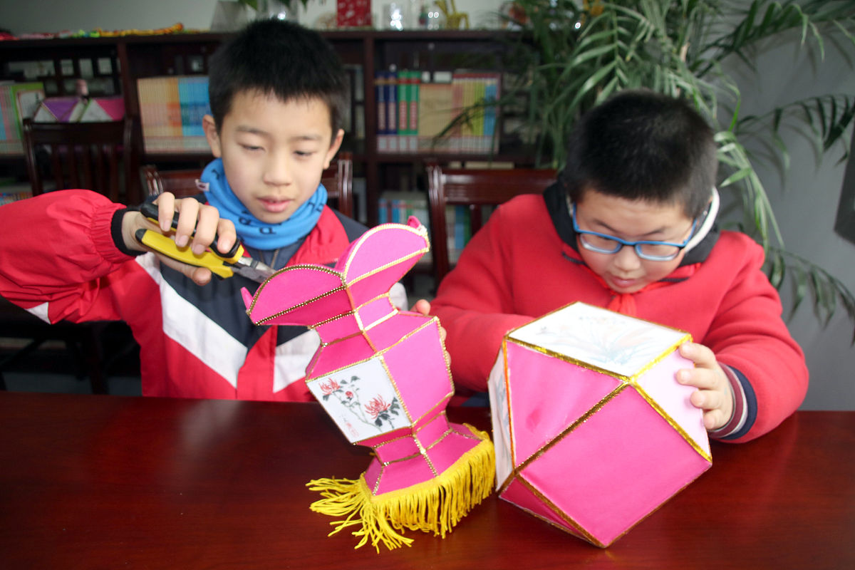 手工制作灯笼：体验传统文化魅力，感悟制作乐趣