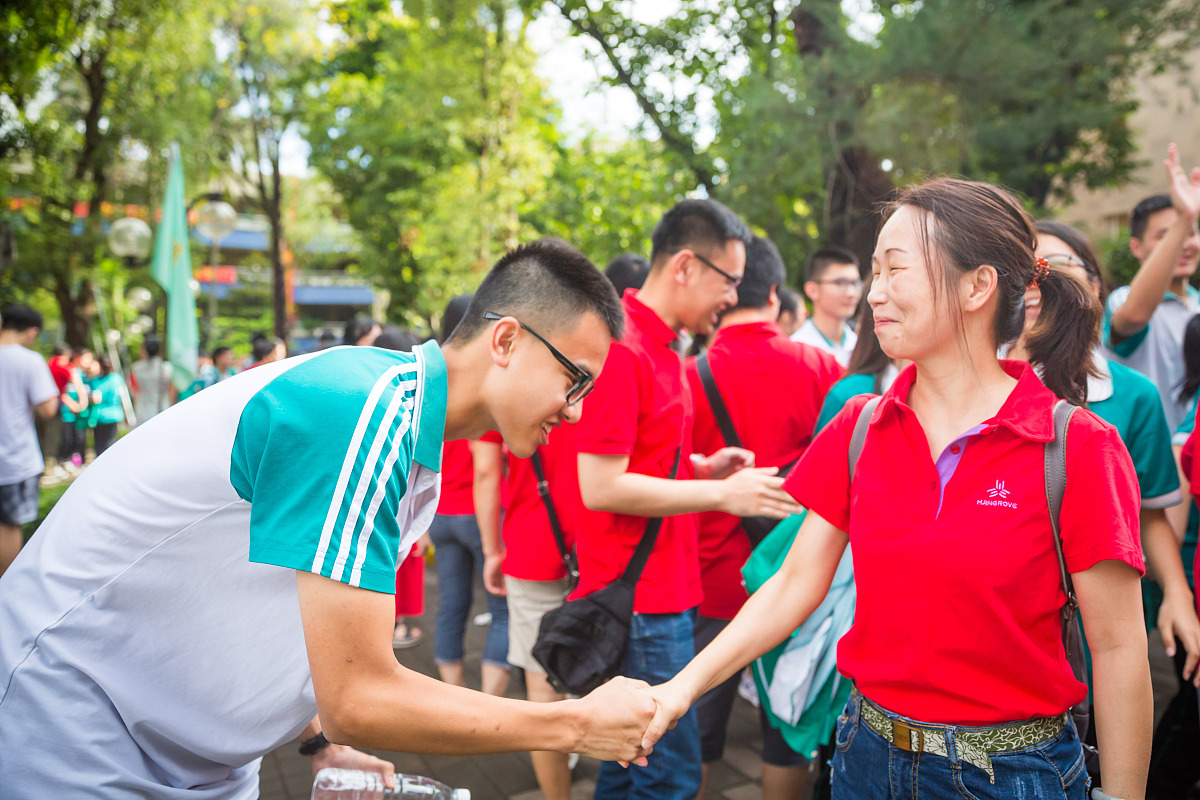 新时代新征程下大学生如何做好团结友爱