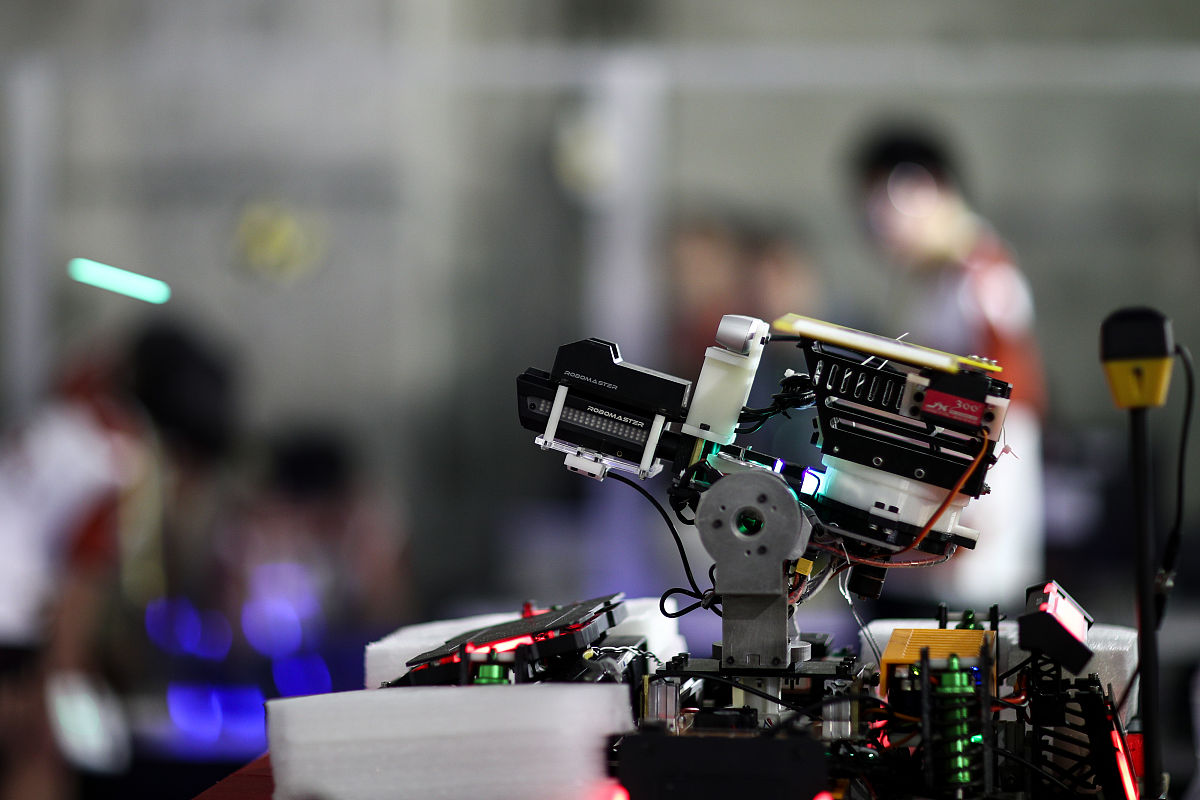 机甲机械人手游更新：全新机甲系统、副本、技能、装备及竞技场