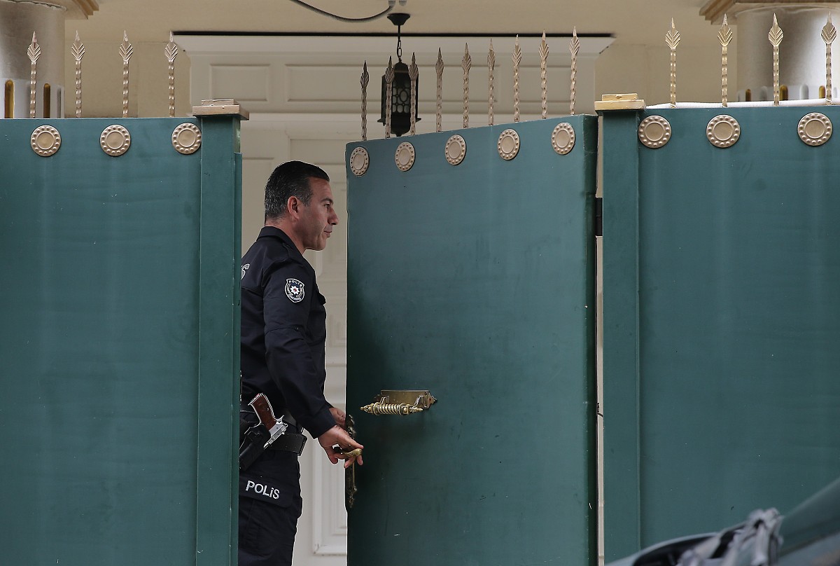 苹果电脑找不到输出设备没有声音帮我用200字详细描述