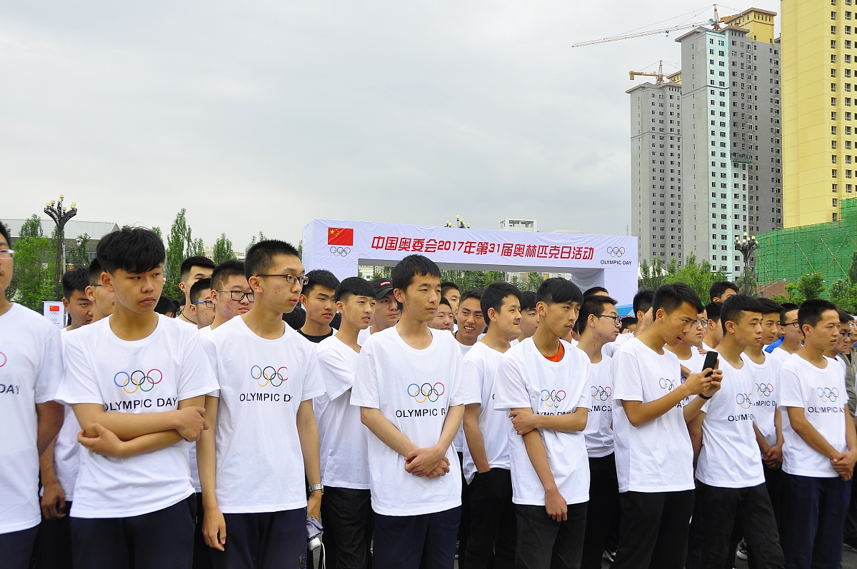 成都石化工业学校服装制作与营销专业就业前途大不大