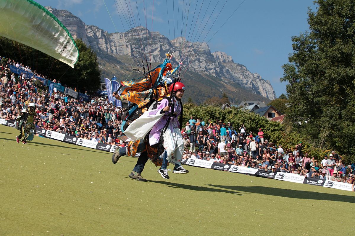 妖怪洗心革面：从恐惧到友谊的转变