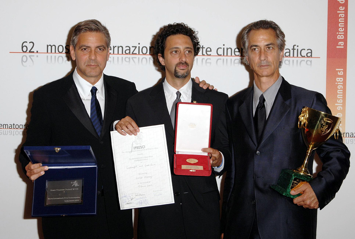 温馨晚安祝福语：愿你今夜好眠，明天充满活力