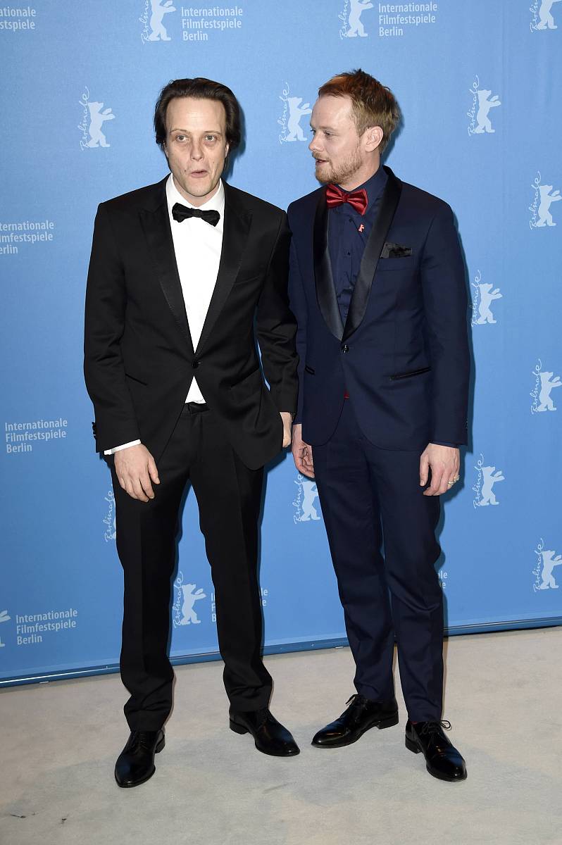 电影服装与色彩运用：解读角色、情感与视觉效果