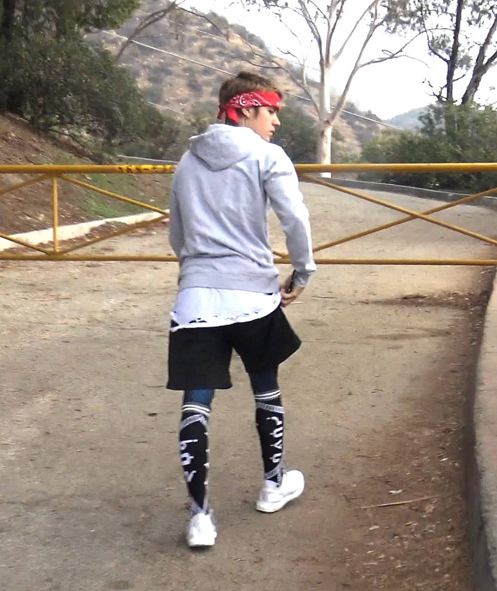 当地时间2016年12月13日,洛杉矶,贾斯汀·比伯(justin bieber)外出跑