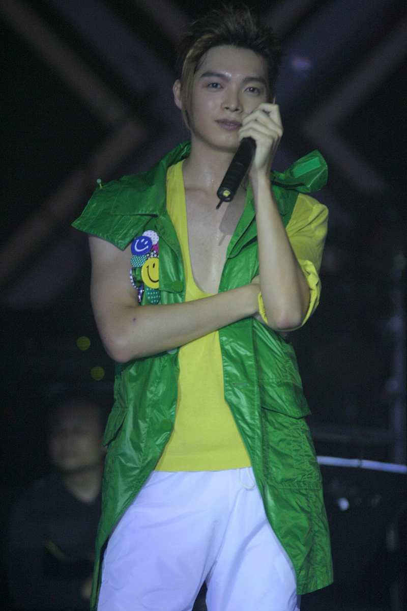 2009年4月11日,上海,飞轮海"想入飞飞世界巡回演唱会"在上海大舞台正