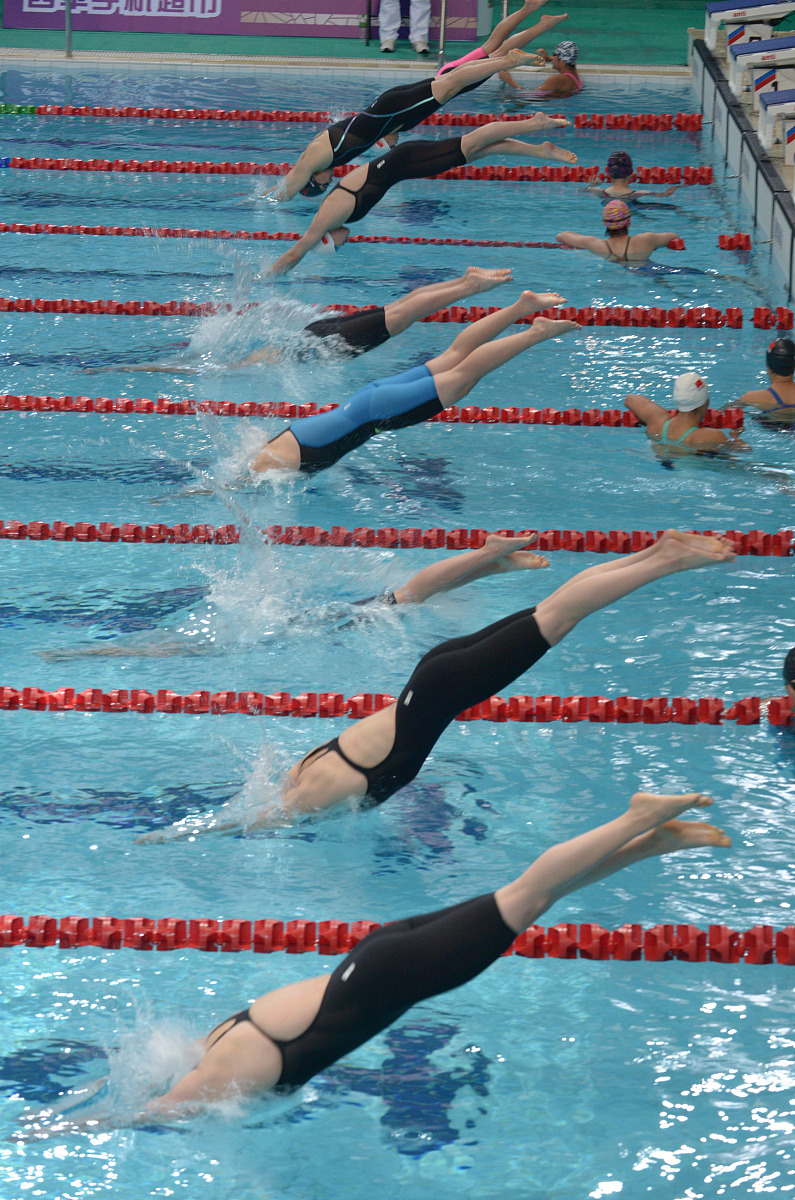 如何教导学生完成正确的跳水出发技术