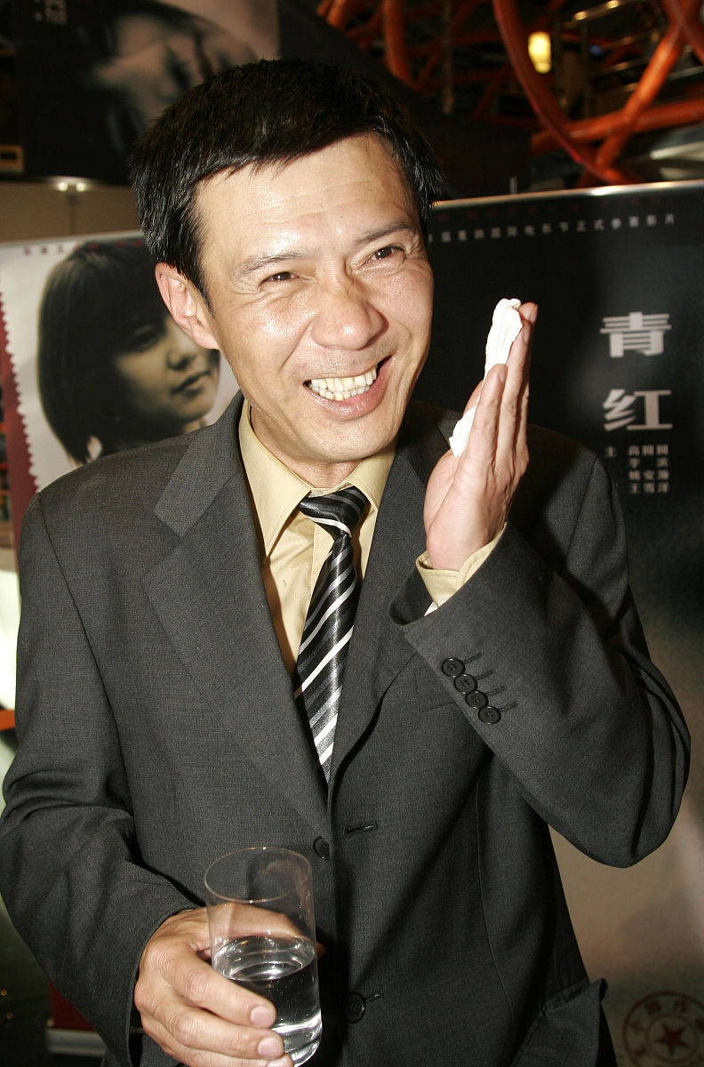 2005年5月9日,电影《青红》赴戛纳电影节前的首次看片会在北京举行.++