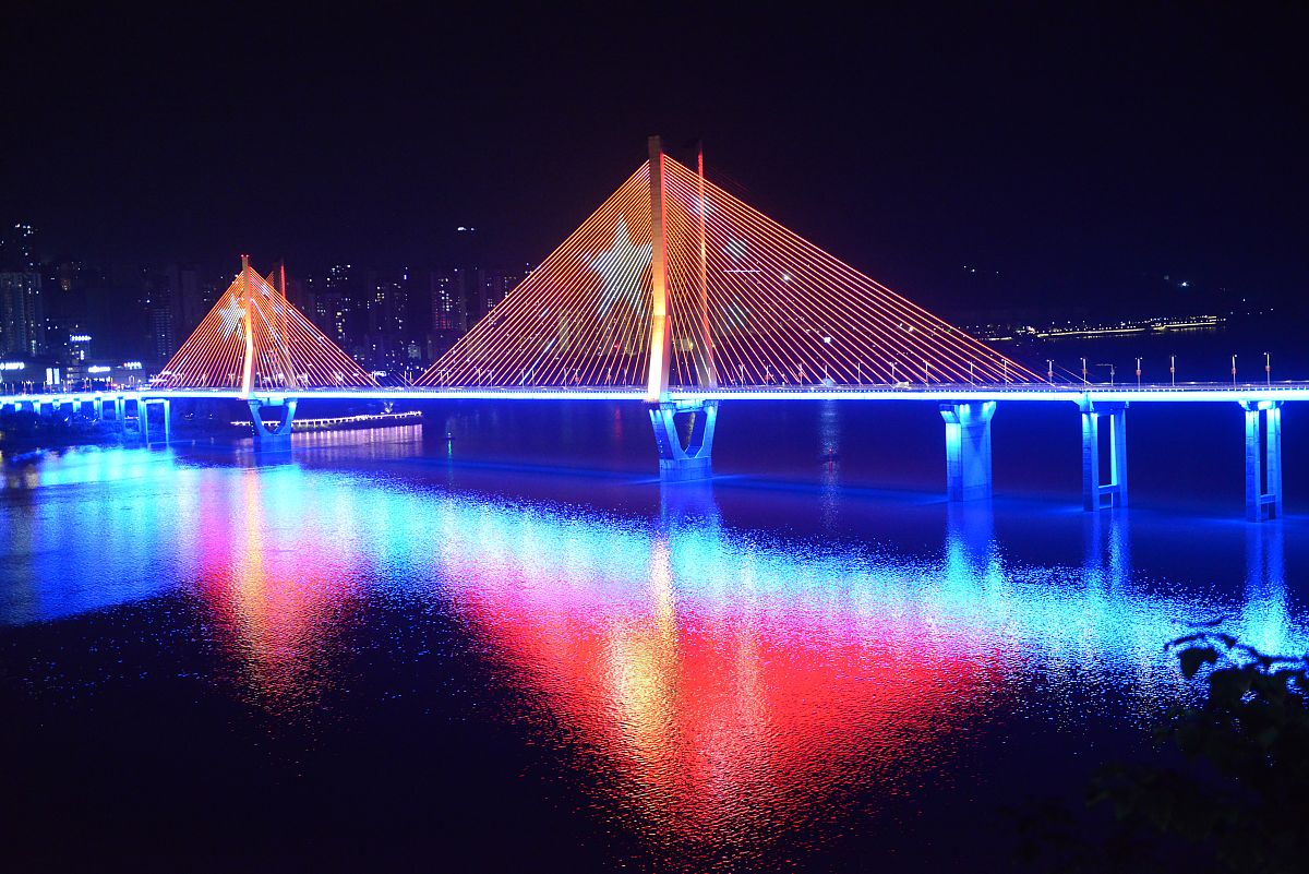 我爱你祖国：深厚文化、秀丽风景、团结人民、强盛经济