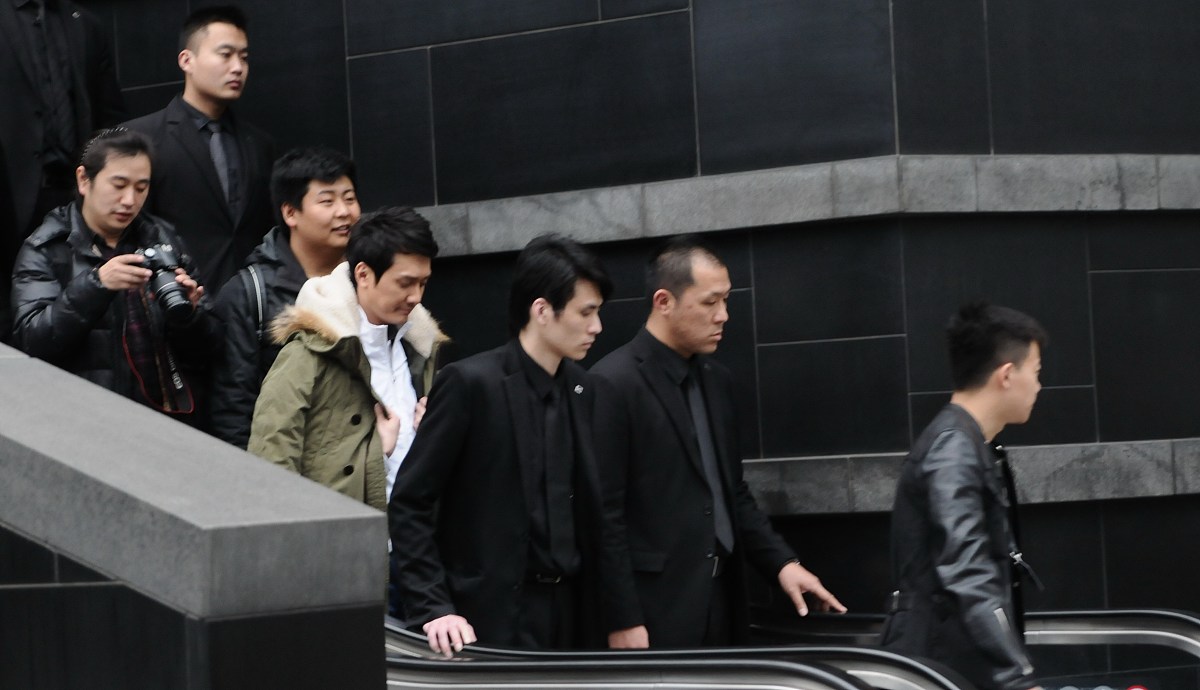 《狂飙》泰叔落幕：一步步失去建工集团控制权的背后