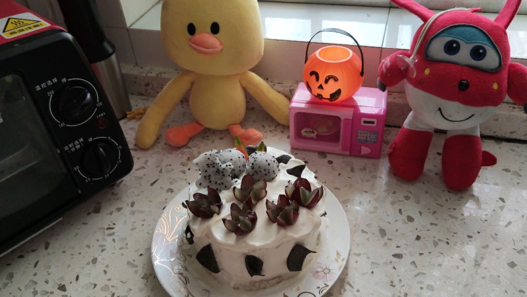 12元做了三层水果蛋糕,不用烤箱,手残党也能吃得过瘾!