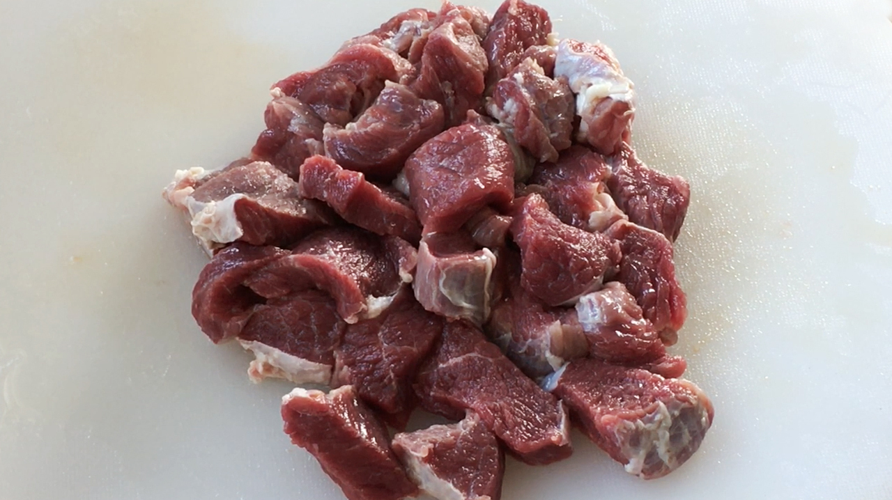 秘制土豆炖牛肉的家常做法,牛肉软烂,土豆不糊,2斤牛肉不够吃