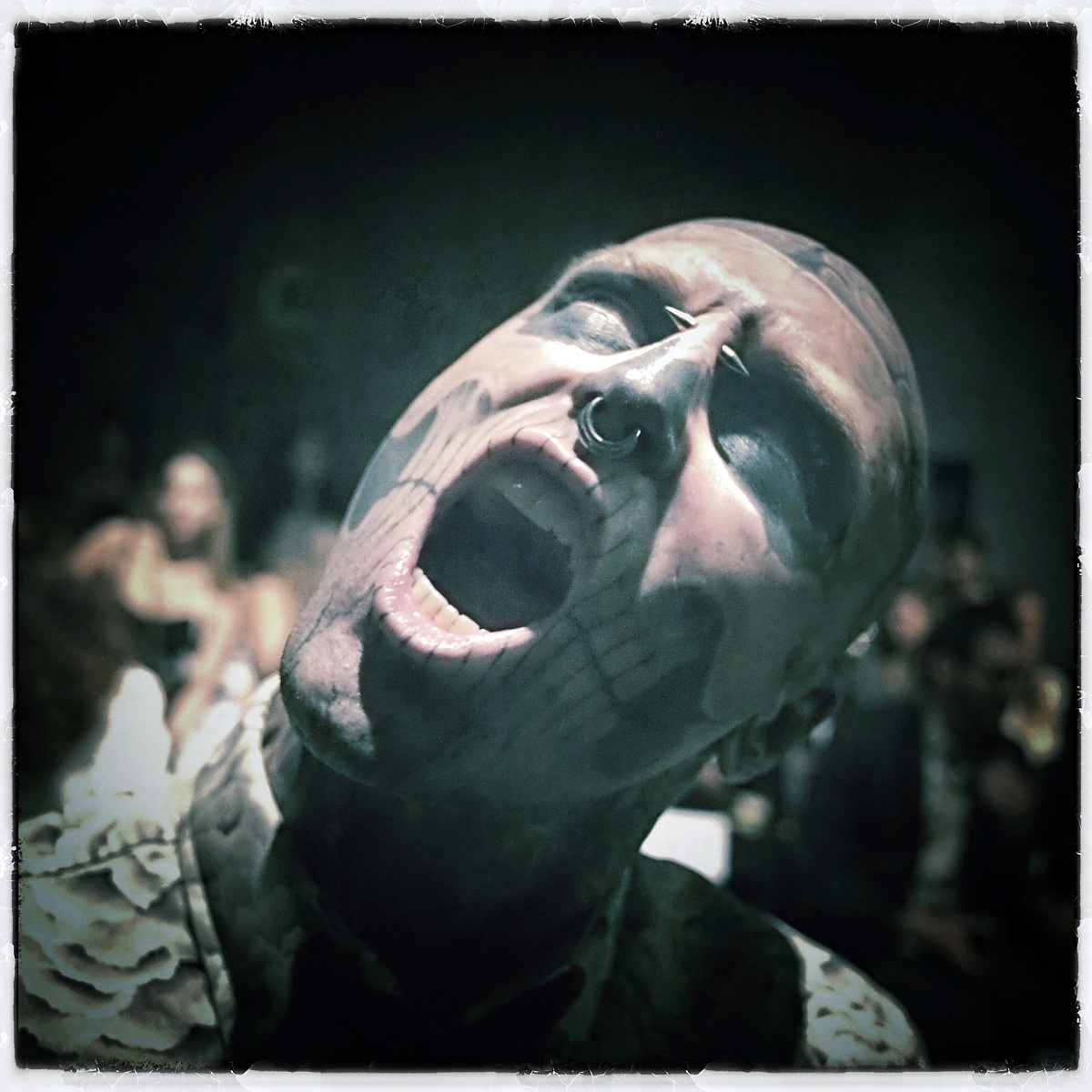 《招魂1》电影分析：是否有连续蒙太奇？