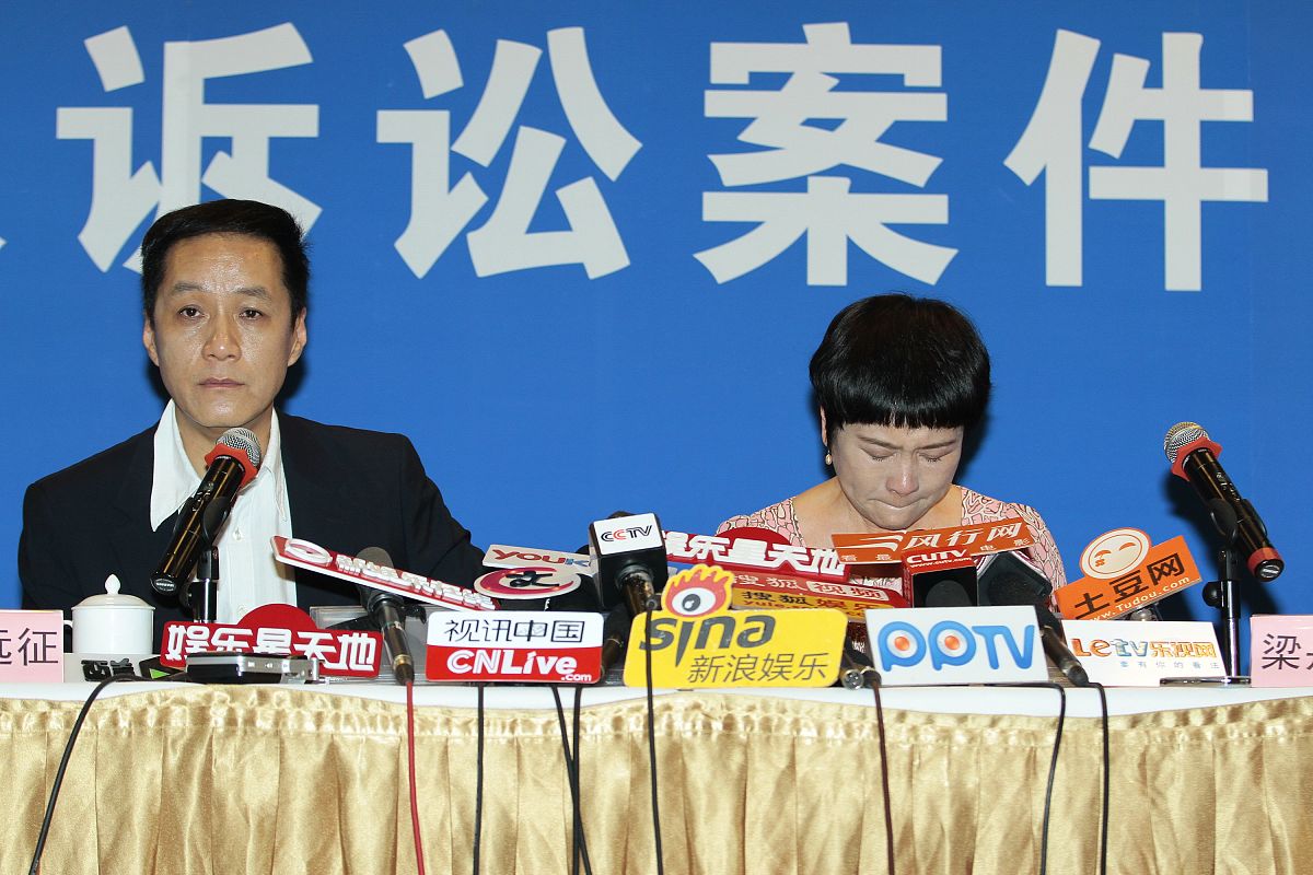 编写原创心理剧本要求内容能够反映大学生在校生活学习中与心理健康教育相关的主题要求有具体的对话内容最终拍摄时长10~15分钟演员一共十人