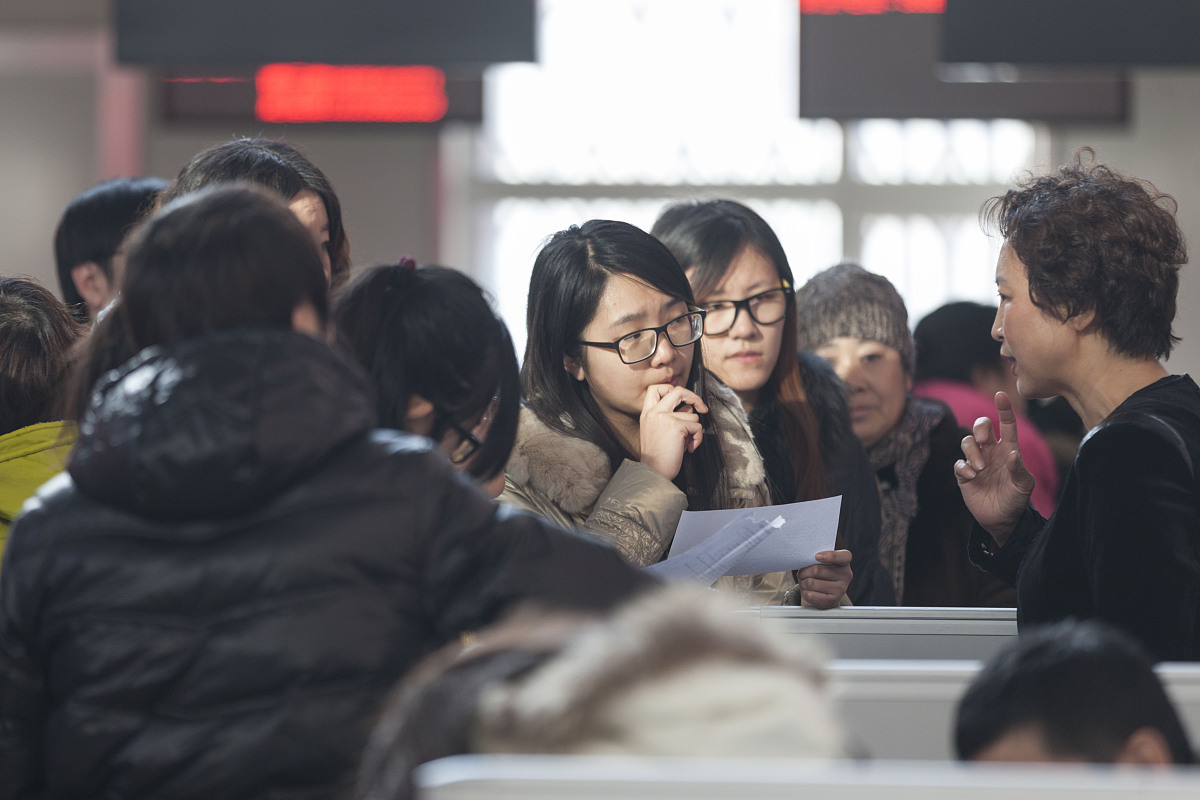2014年1月11日,长春,大学生兼职专场招聘会在吉林省人才市场举行.***_