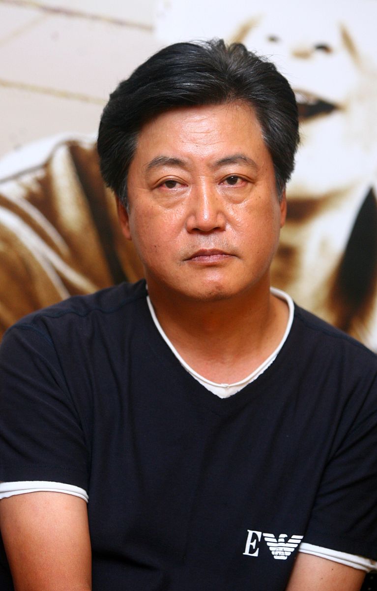2010年8月9日,北京,电视剧《家,<strong>n</strong>次方》举行发布会.