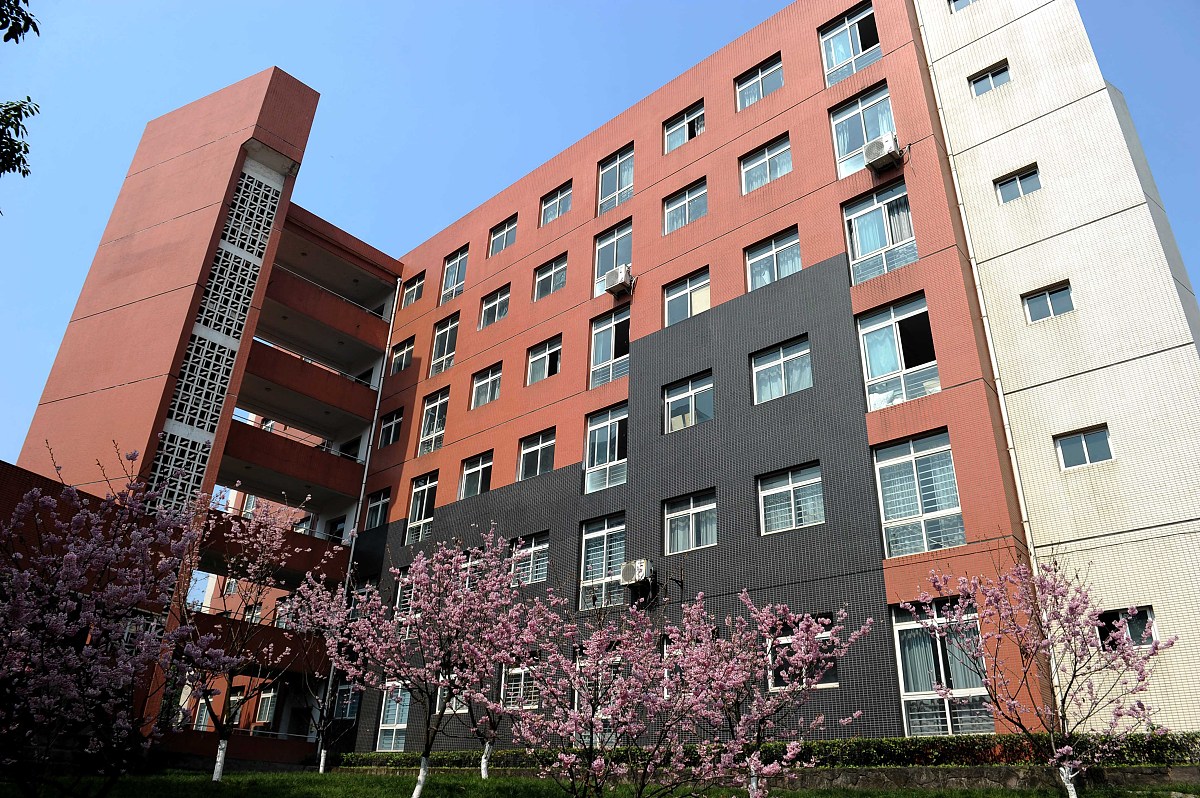 成都国演艺术学校地址及交通路线 - 培养艺术人才的摇篮