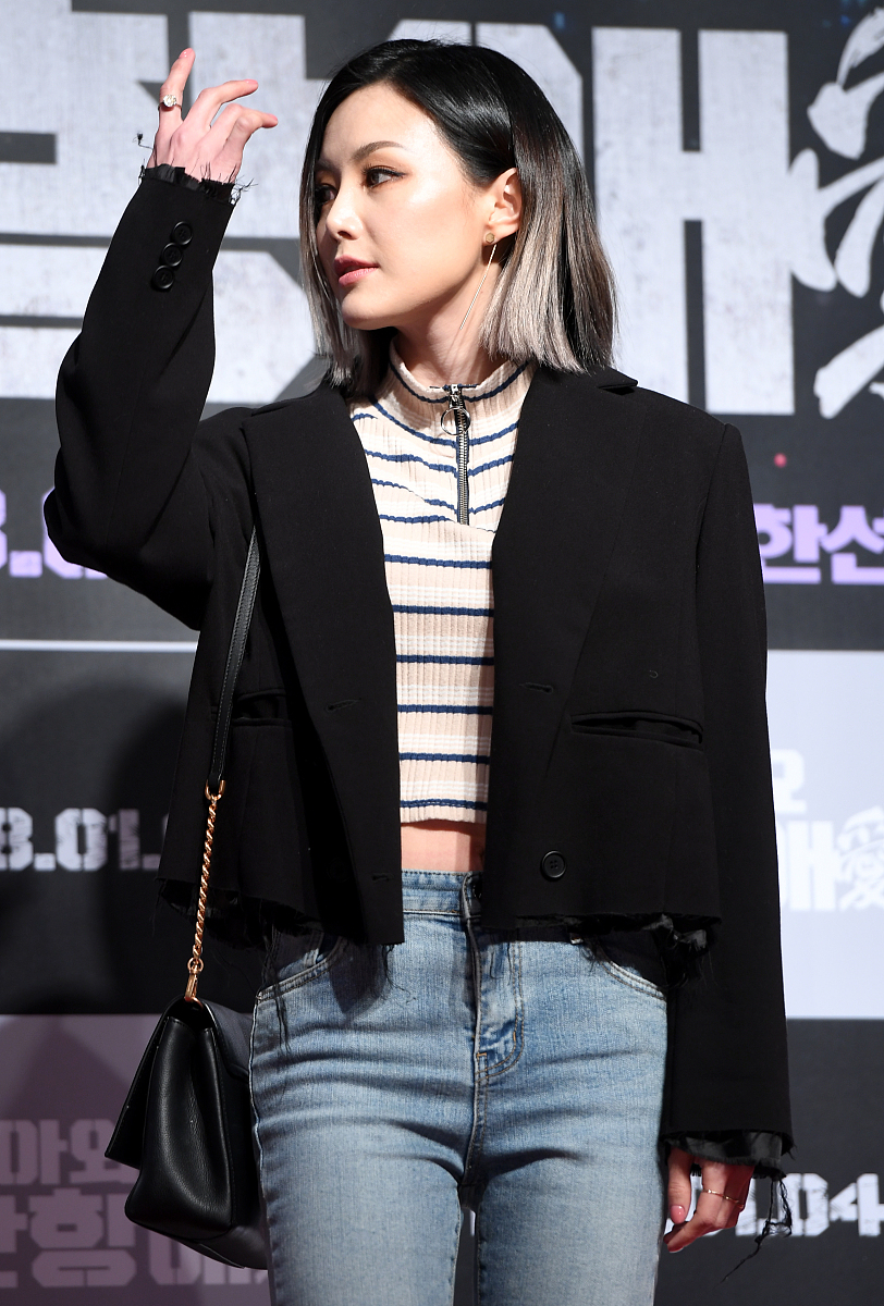 演播小说用的艺名 要3个字组成的 男的使用 起300个