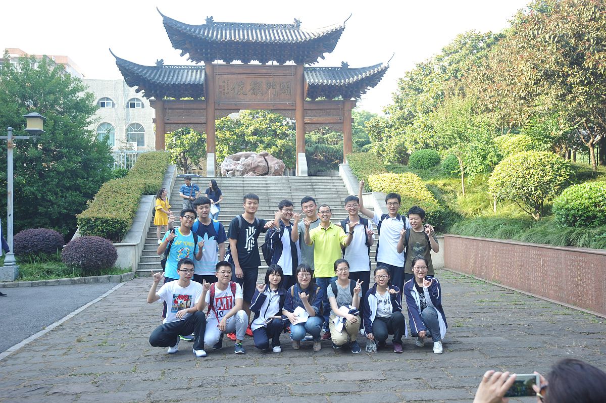 优秀班主任的赞美：高三毕业生对老师的感谢